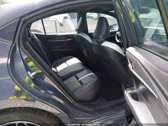 2025 TOYOTA CAMRY SE 8