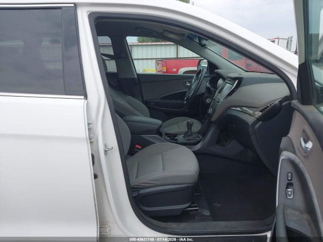 2017 HYUNDAI SANTA FE SE 5