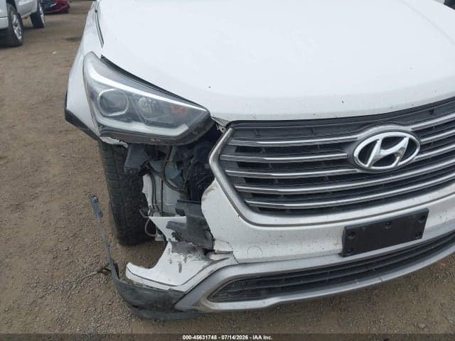 2017 HYUNDAI SANTA FE SE 6