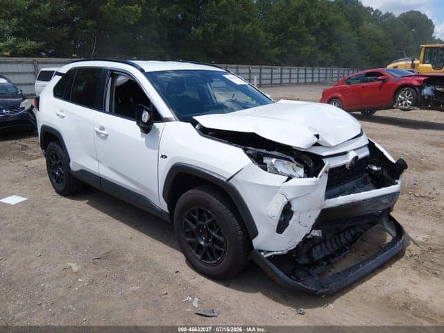 2021 TOYOTA RAV4 XLE 1