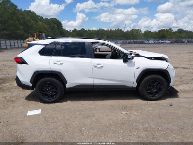2021 TOYOTA RAV4 XLE 13