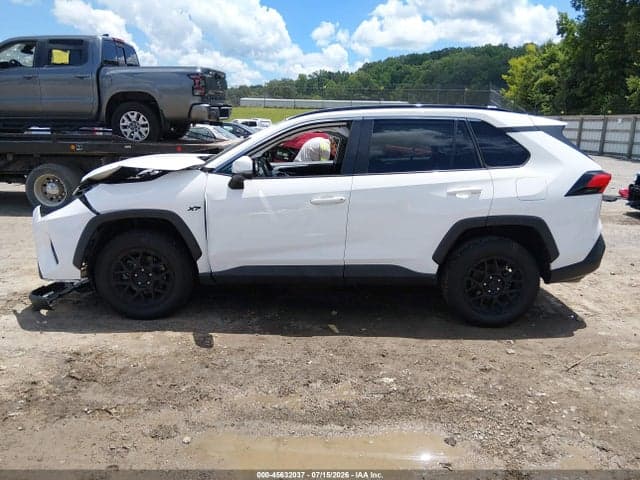 2021 TOYOTA RAV4 XLE 14