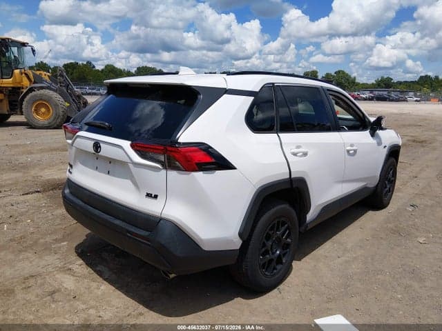2021 TOYOTA RAV4 XLE 4