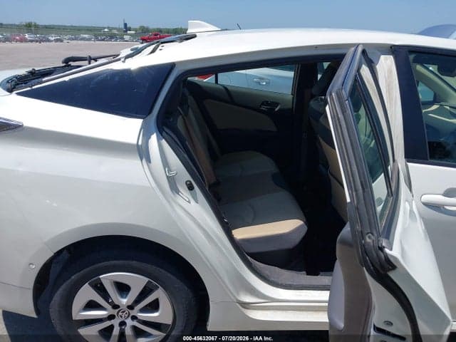 2017 TOYOTA PRIUS TWO 8