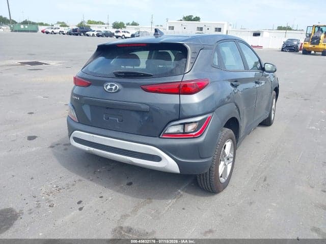 2022 HYUNDAI KONA SE 4