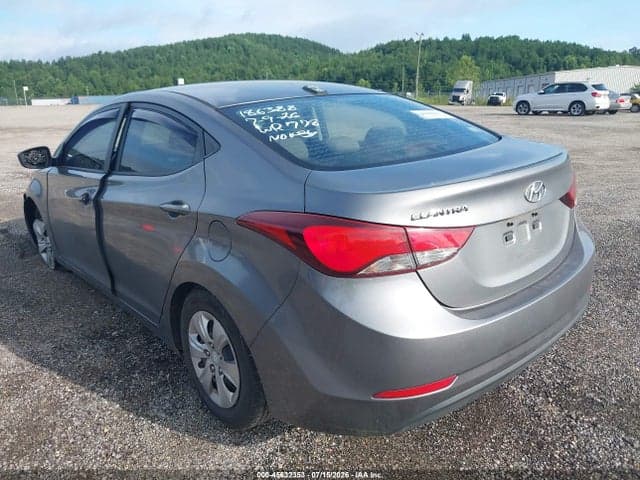 2016 HYUNDAI ELANTRA SE 3