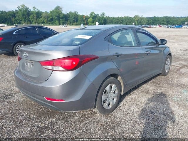 2016 HYUNDAI ELANTRA SE 4