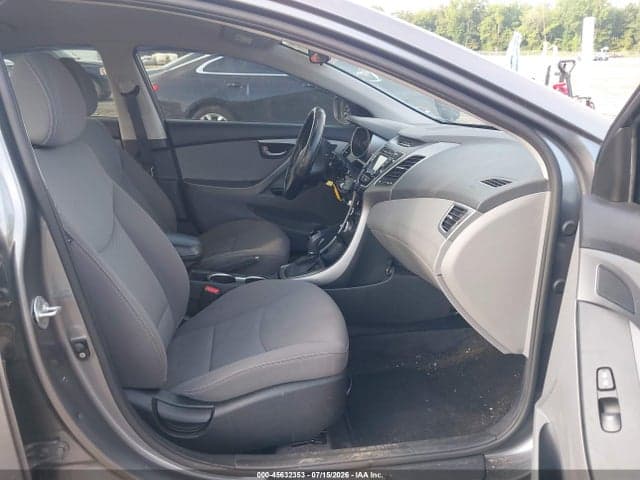 2016 HYUNDAI ELANTRA SE 5