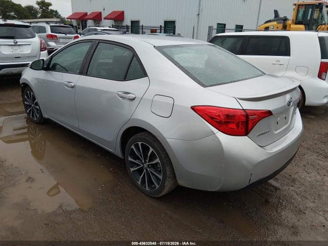 2017 TOYOTA COROLLA SE 3