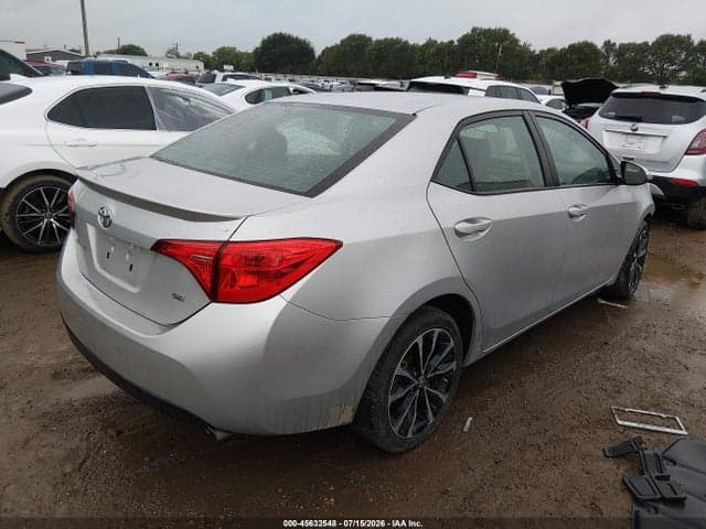 2017 TOYOTA COROLLA SE 4