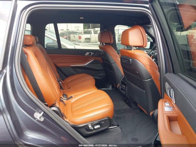 2022 BMW X7 M50I 8