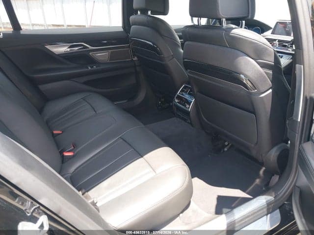 2019 BMW 740I 8
