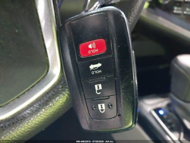 2020 TOYOTA CAMRY LE 11