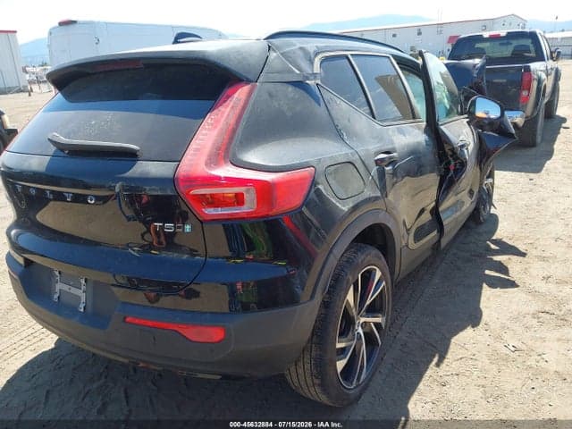 2022 VOLVO XC40 T5 R-DESIGN 4