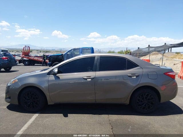 2018 TOYOTA COROLLA LE 15