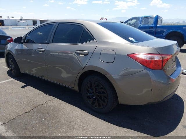 2018 TOYOTA COROLLA LE 3