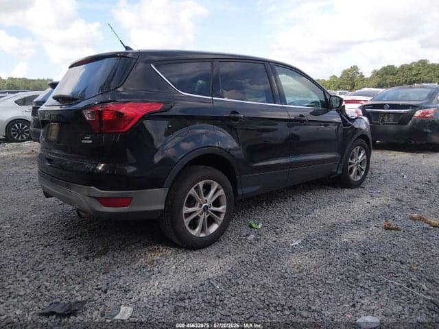 2019 FORD ESCAPE SE 4