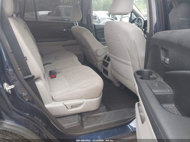 2017 HONDA PILOT EX 8