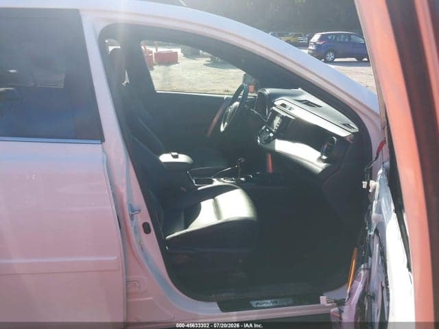 2017 TOYOTA RAV4 SE 5
