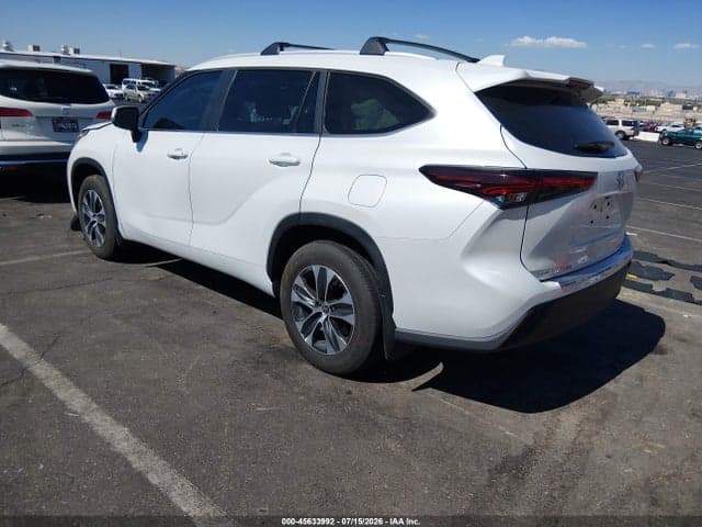 2025 TOYOTA HIGHLANDER XLE 3