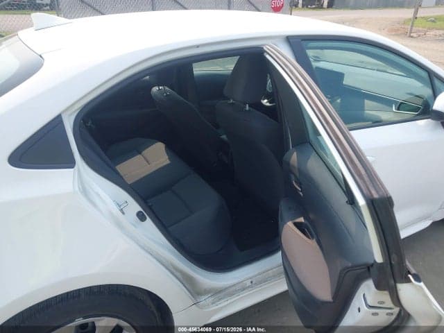 2025 TOYOTA COROLLA LE 8