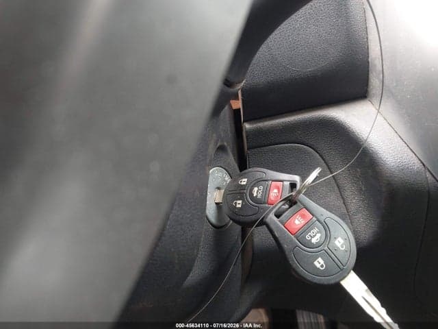 2017 NISSAN VERSA 1.6 SV 11