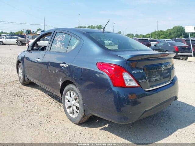 2017 NISSAN VERSA 1.6 SV 3