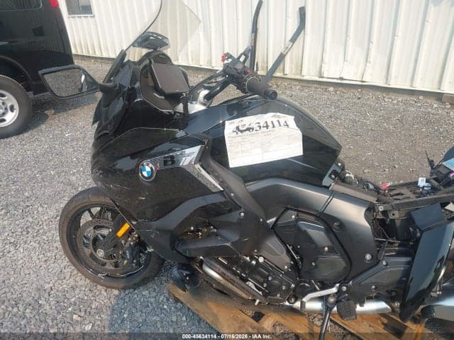 2022 BMW K1600 B 13