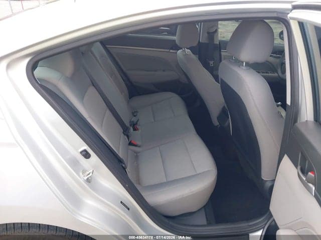 2017 HYUNDAI ELANTRA SE 8