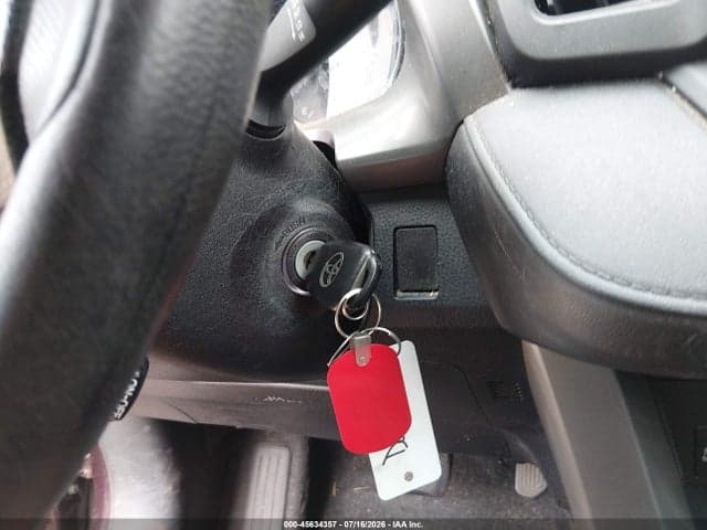 2017 TOYOTA RAV4 LE 11