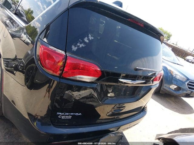 2018 CHRYSLER PACIFICA TOURING L 16