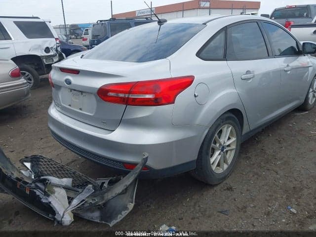 2017 FORD FOCUS SE 4