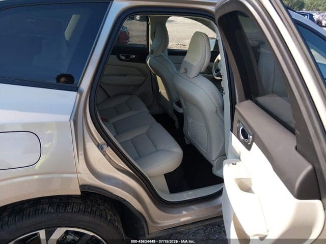 2025 VOLVO XC60 B5 ULTRA 8
