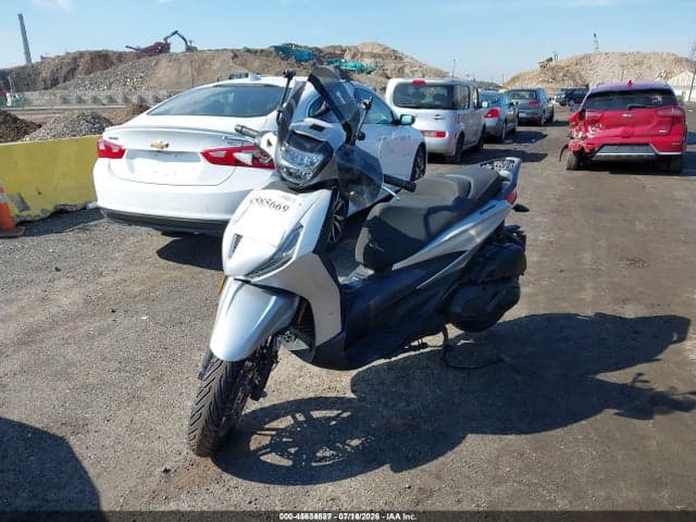 2022 PIAGGIO BV 400 2