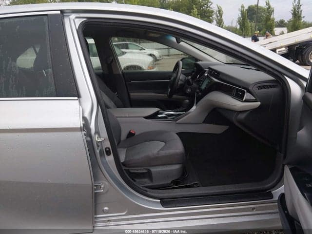 2020 TOYOTA CAMRY LE 5
