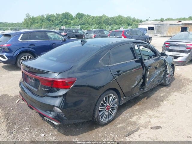 2022 KIA FORTE GT 4