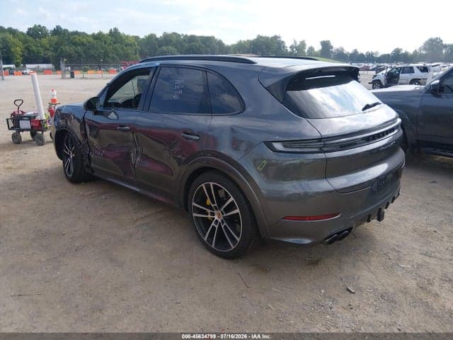 2025 PORSCHE CAYENNE GTS 3
