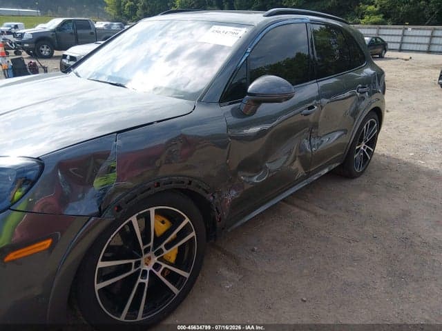 2025 PORSCHE CAYENNE GTS 6
