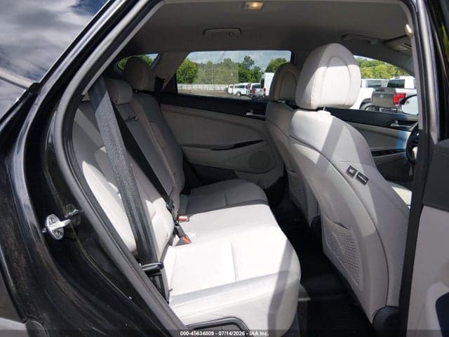2018 HYUNDAI TUCSON SE 8