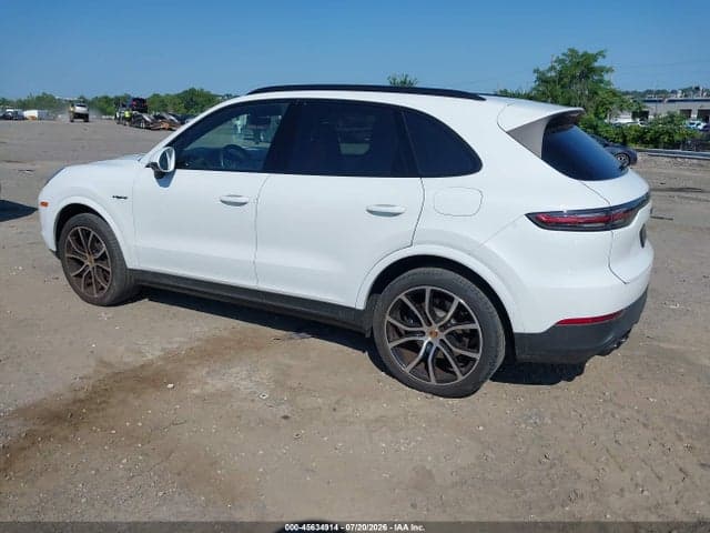 2023 PORSCHE CAYENNE E-HYBRID PLATINUM EDITION 3