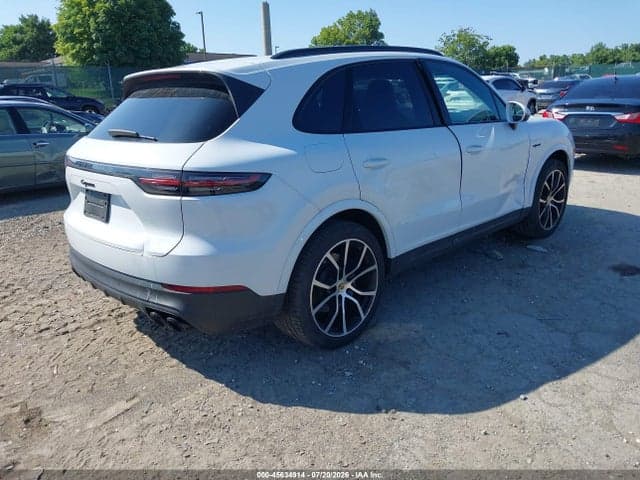 2023 PORSCHE CAYENNE E-HYBRID PLATINUM EDITION 4