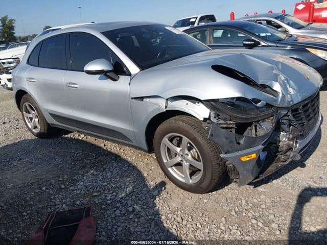2017 PORSCHE MACAN 1