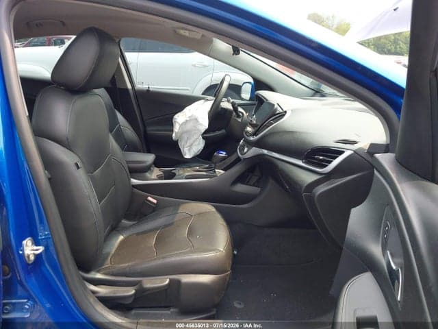 2017 CHEVROLET VOLT LT 5