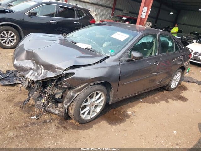 2017 TOYOTA CAMRY SE 2