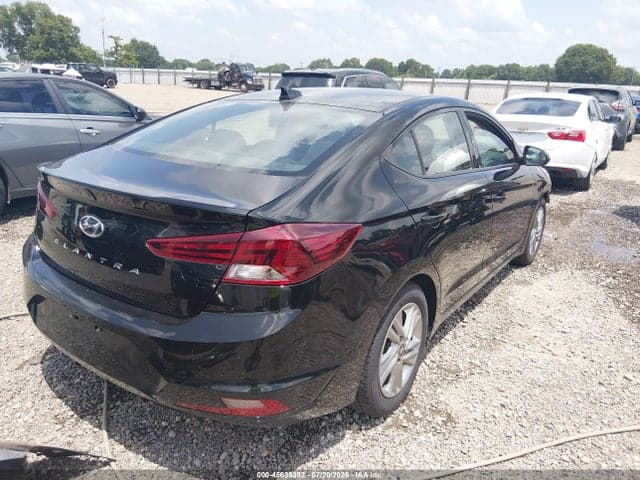 2020 HYUNDAI ELANTRA SEL 4