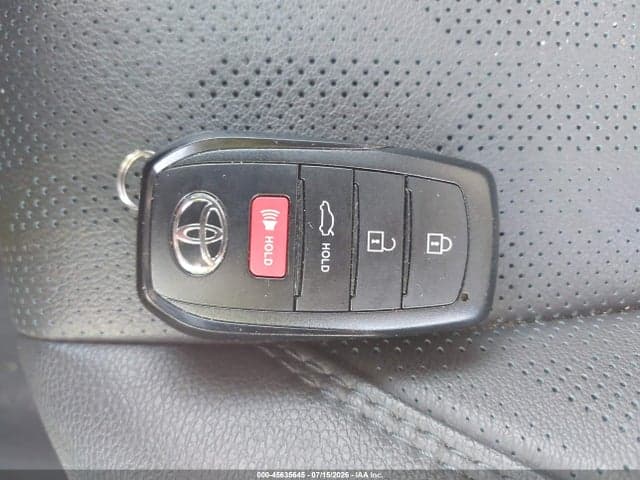 2025 TOYOTA CAMRY XSE 11