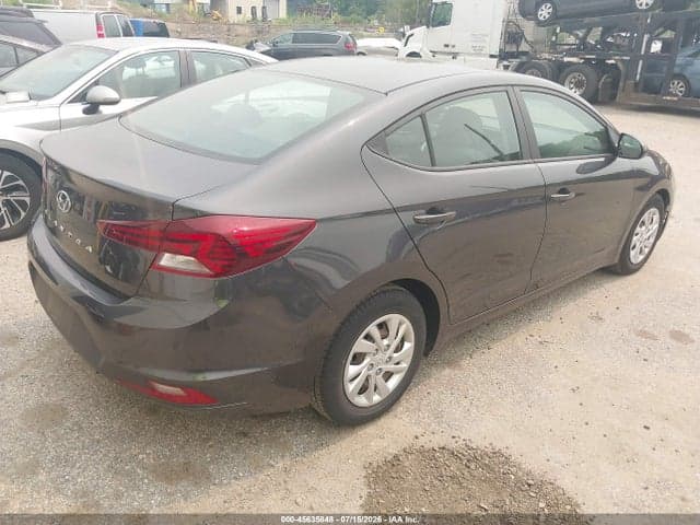 2020 HYUNDAI ELANTRA SE 4