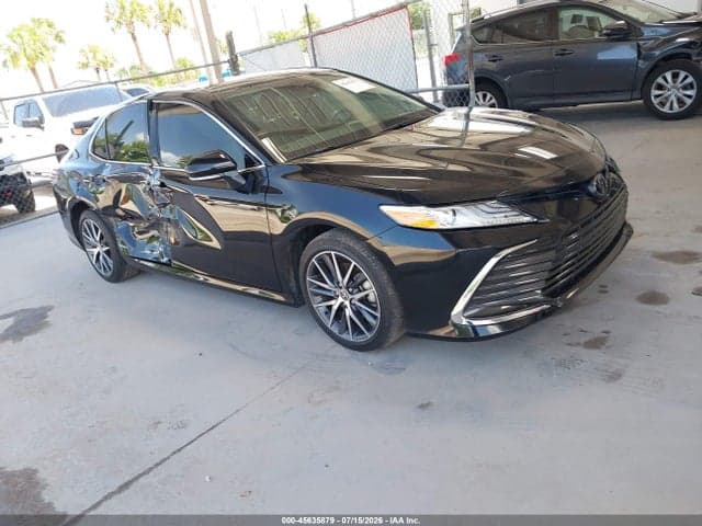 2024 TOYOTA CAMRY XLE