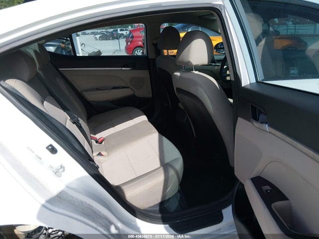 2019 HYUNDAI ELANTRA SE 8