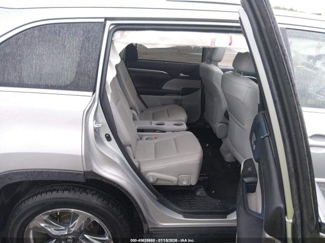 2017 TOYOTA HIGHLANDER LIMITED PLATINUM 8